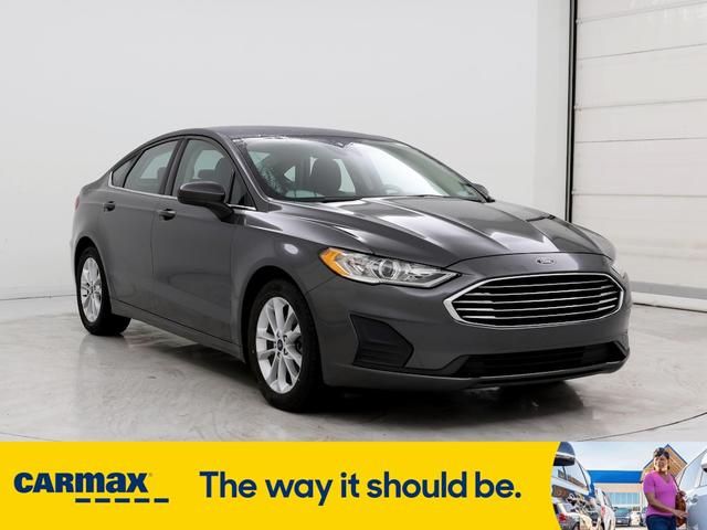 2020 ford fusion se