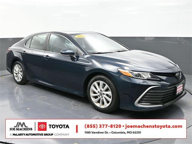 2021 toyota camry le