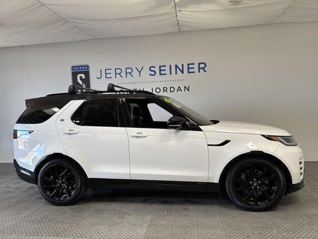 2022 land rover discovery p360 s r-dynamic