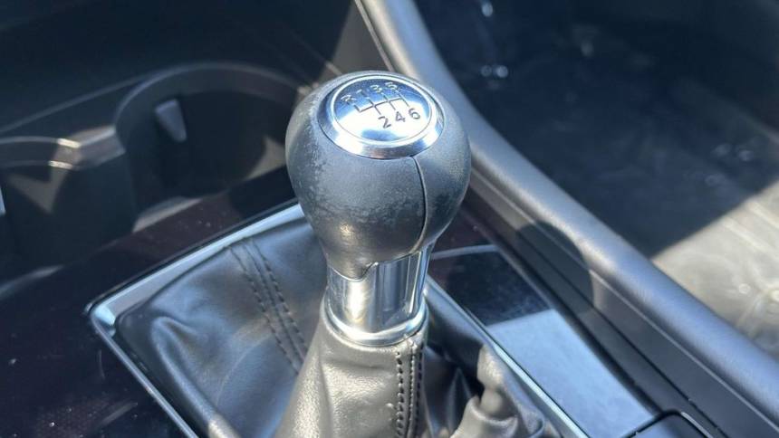 2022 mazda mazda3 hatchback premium