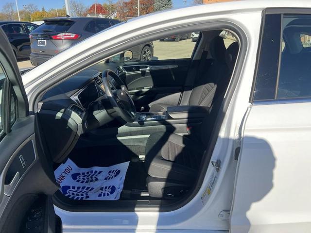 2020 ford fusion se