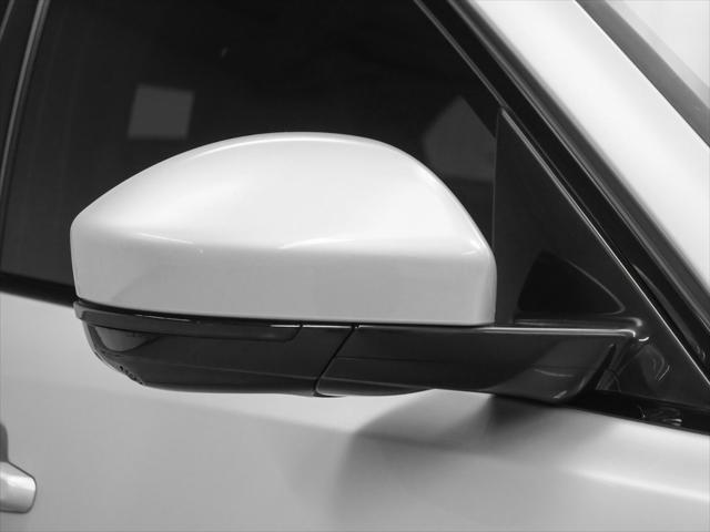 2022 jaguar f-pace svr p550 awd automatic