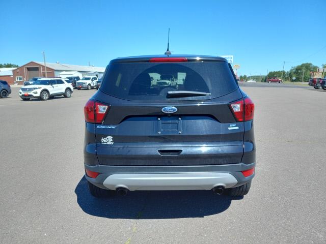 2019 ford escape se