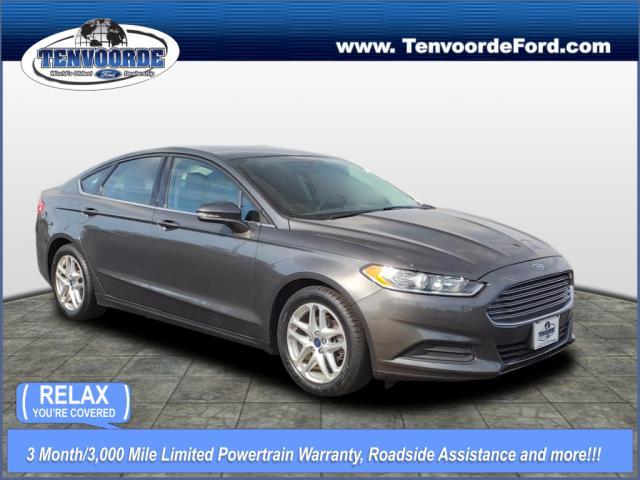 2016 ford fusion se