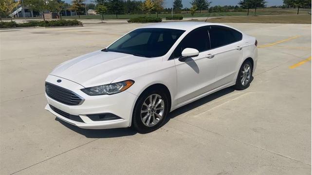 2017 ford fusion se