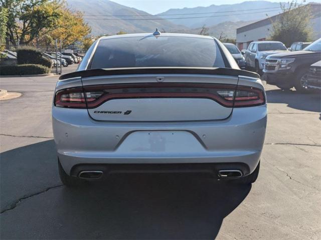 2020 dodge charger sxt