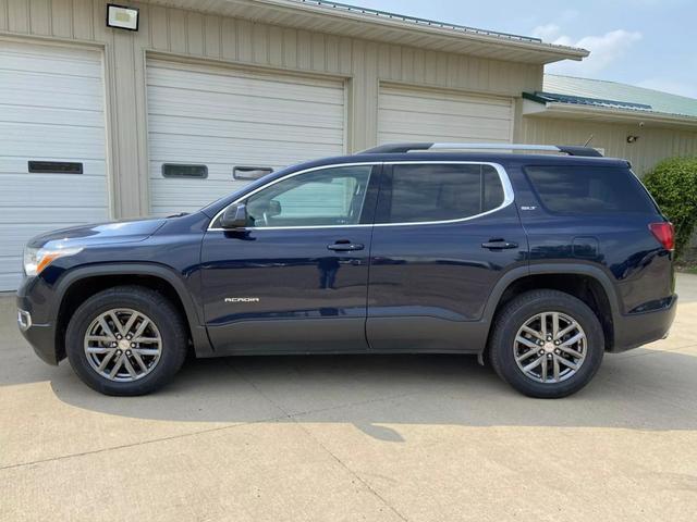 2017 gmc acadia slt-1