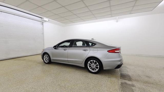 2020 ford fusion se