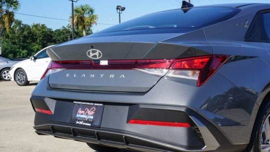 2024 Hyundai Elantra se