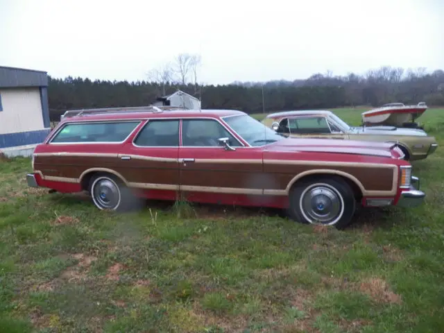 1974 ford countrysquire staion wagon w/jump seats in rear 460 4-v auto ac ps pdb
