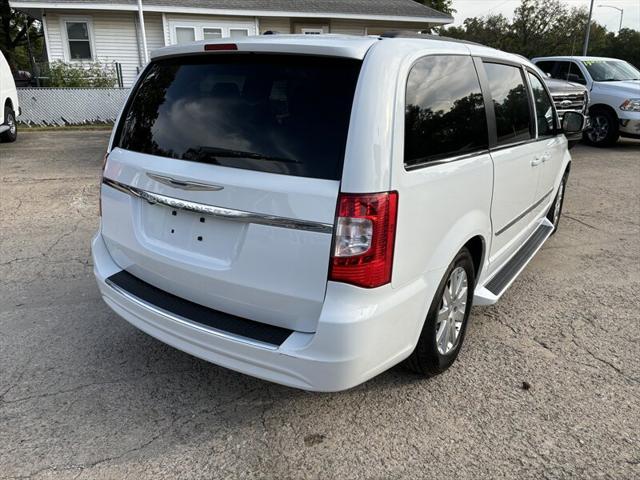 2015 chrysler town & country touring