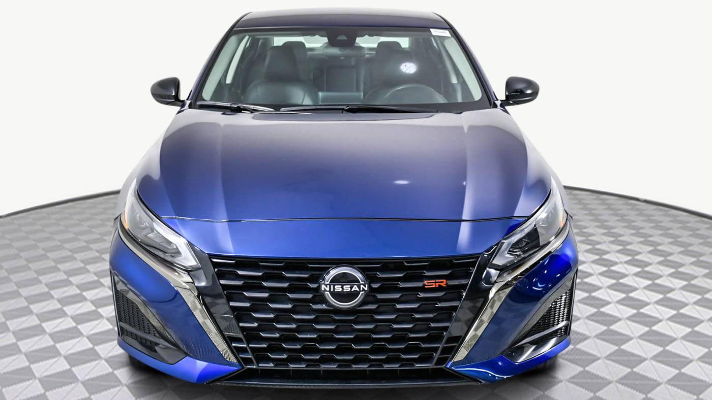2023 nissan altima 2.5 sr