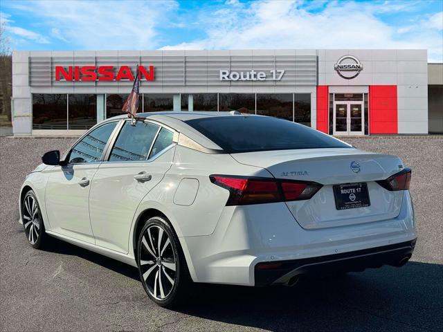 2022 nissan altima sr fwd