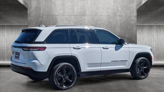 2023 jeep grand cherokee altitude