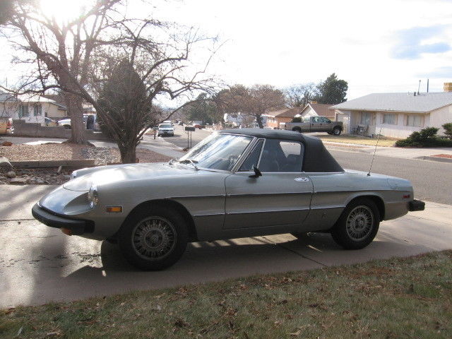 1975 alfa romeo spider converible 5 speed trans, new top