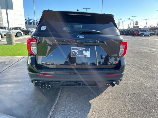 2022 ford explorer st