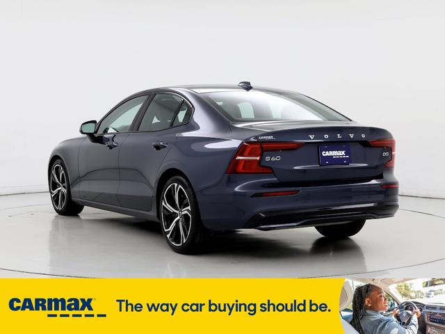 2024 volvo s60 b5 core dark theme