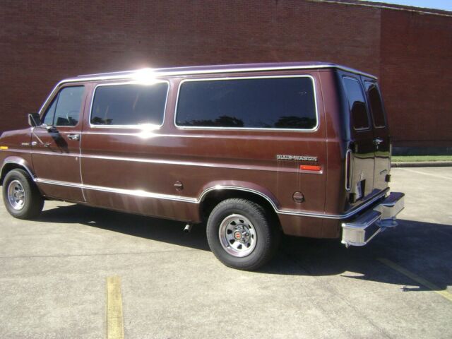 1979 e150 econoline club wagon chateau mint condition and meticulously maintaine