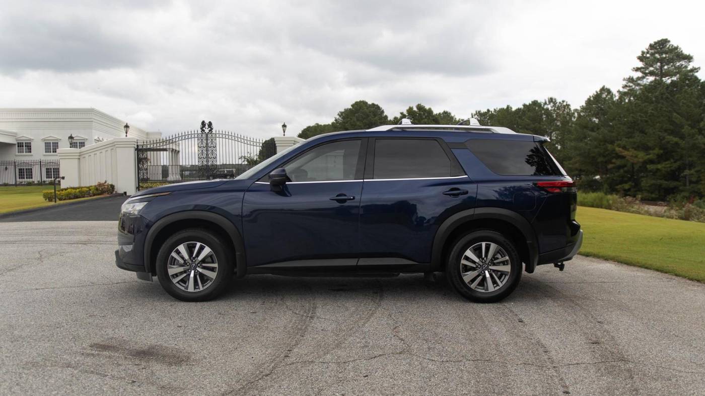 2022 nissan pathfinder sl