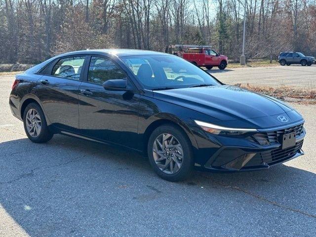 2024 hyundai elantra sel in north hampton, new hampshire