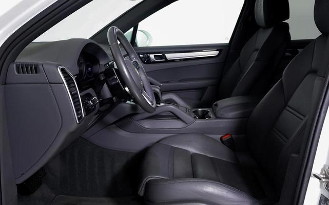 2021 porsche cayenne base