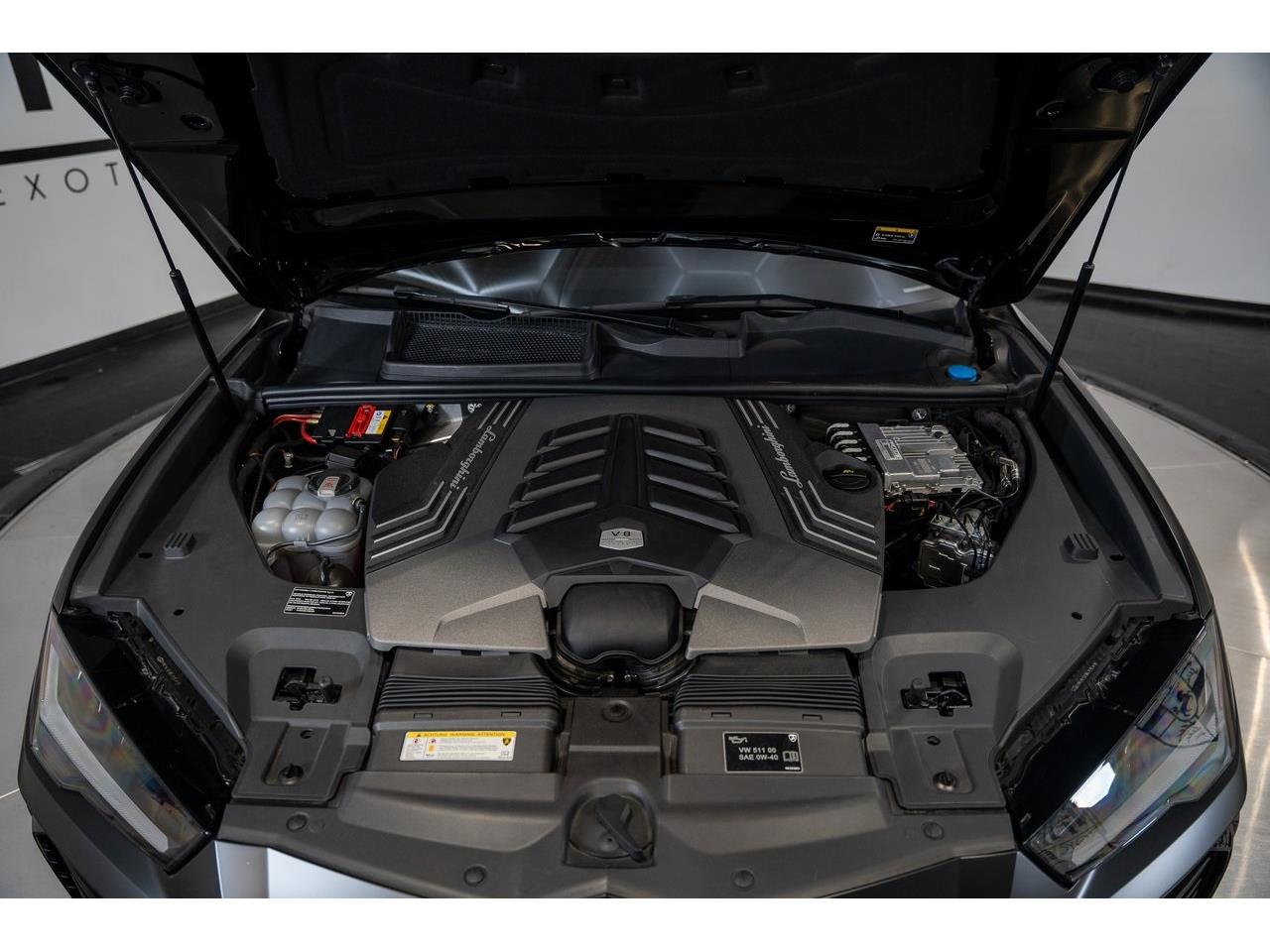 2022 lamborghini urus