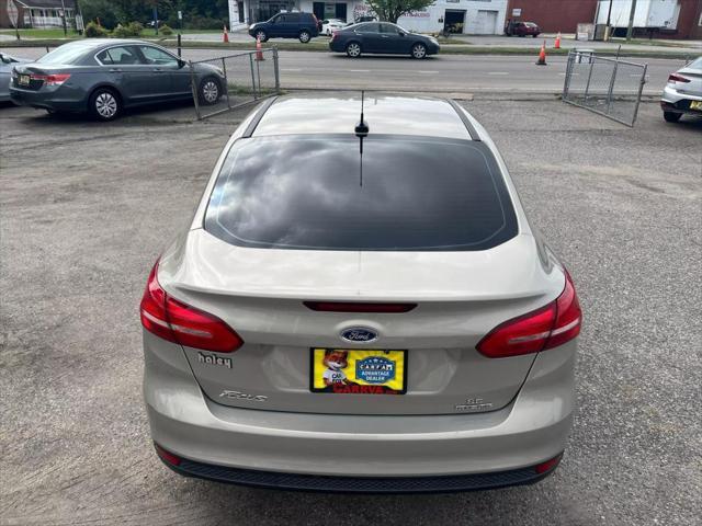 2016 ford focus se