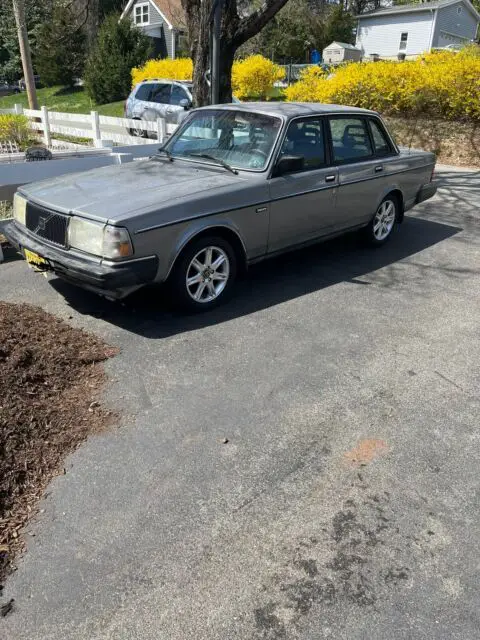 1989 volvo 240 sedan grey rwd automatic
