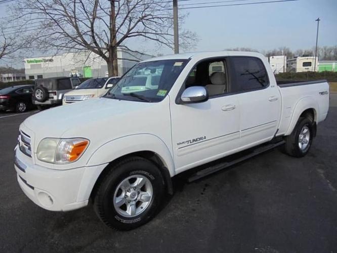 2006 toyota tundra double cab sr5 pickup 4d 6 1/2 ft in trenton, new jersey