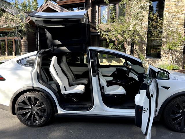 2023 tesla model x plaid