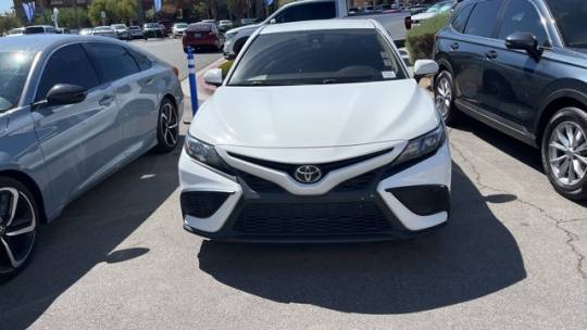 2022 toyota camry se