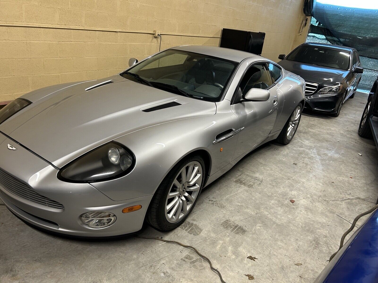 2003 aston martin vanquish
