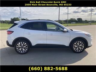 2020 Ford Escape titanium