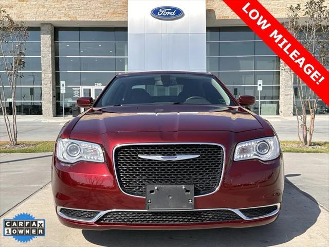 2020 chrysler 300 touring