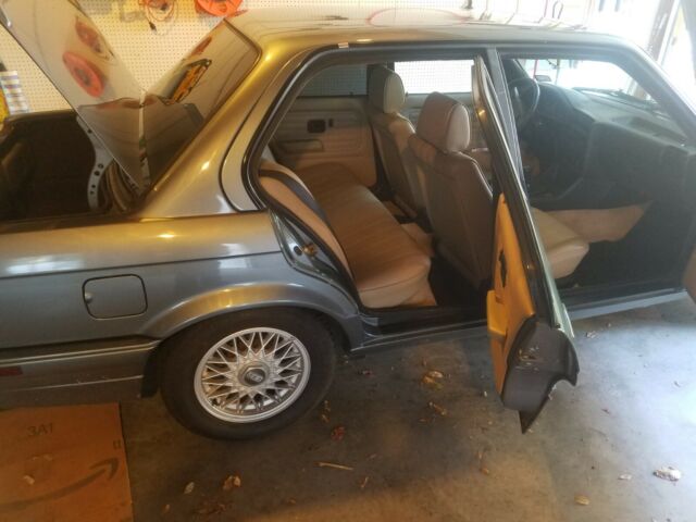 1989 bmw 325i e30 sedan