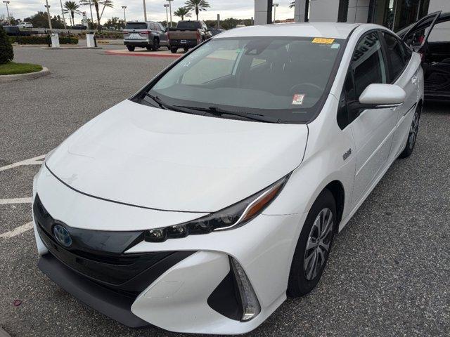 2022 toyota prius prime le