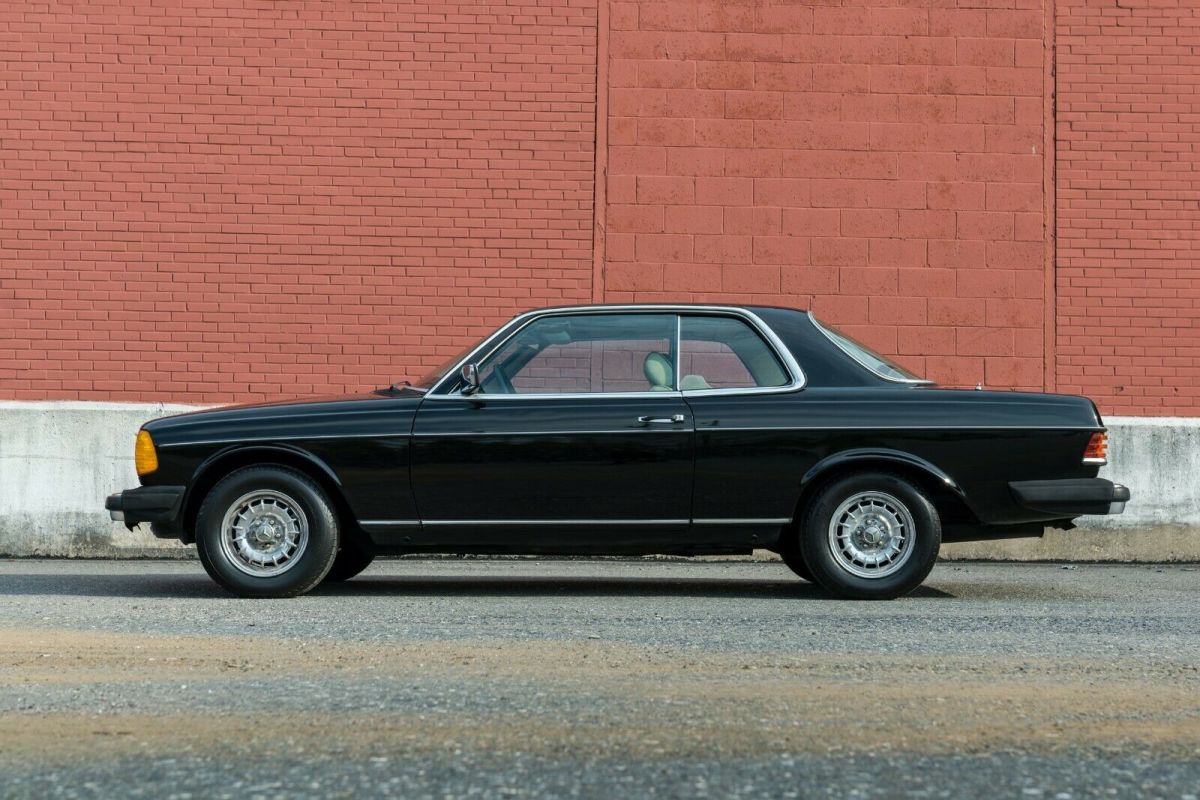 1980 mercedes-benz 300-class 300cd