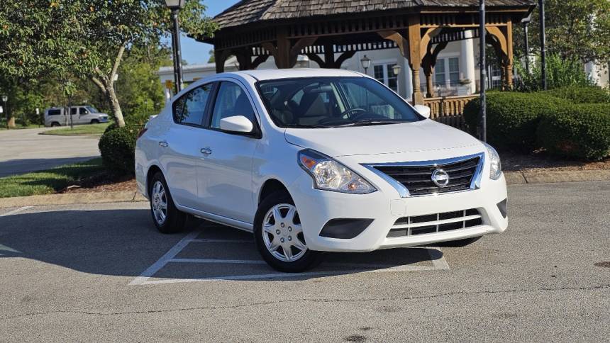 2019 nissan versa sv