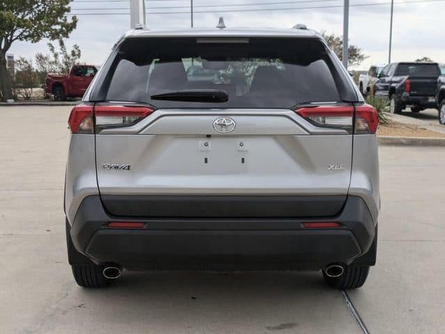 2023 toyota rav4 xle