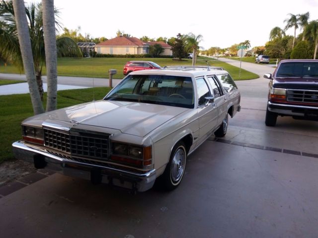 1987 ford ltd crown victoria station wagon 84,000 miles