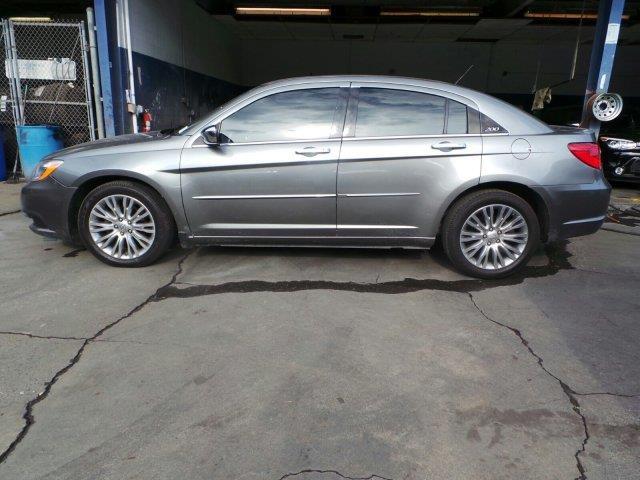 2012 chrysler 200 limited limited 4dr sedan for sale in honolulu, hawaii