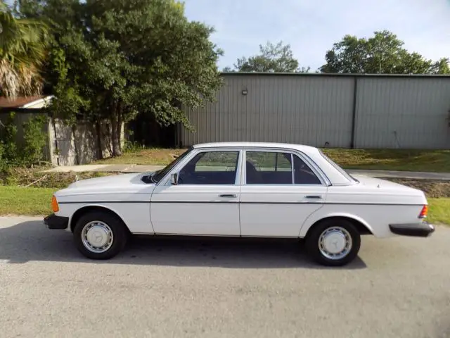 1978 240 d 1 owner car from new, only 73 k mi 4 speed manual highly detailed