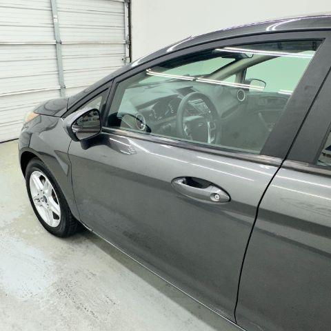 2019 ford fiesta se