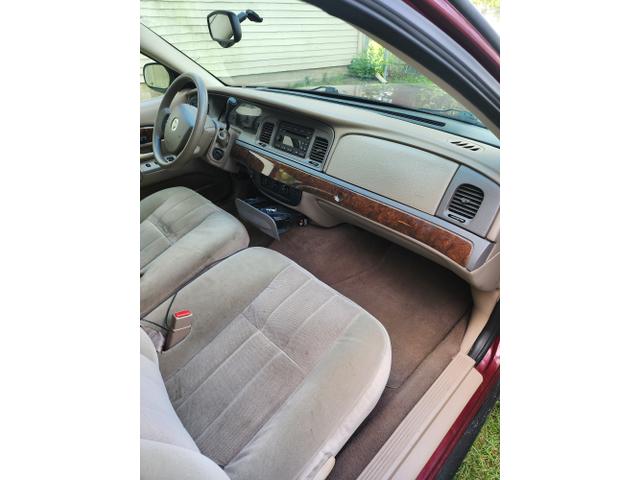 2005 mercury grand marquis gs