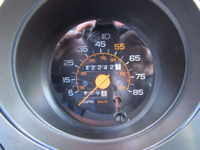 42,xxx mile 1 owner 1988 gmc suburban 2500 454 7.4 ltr ice cold a/c nice tow rig