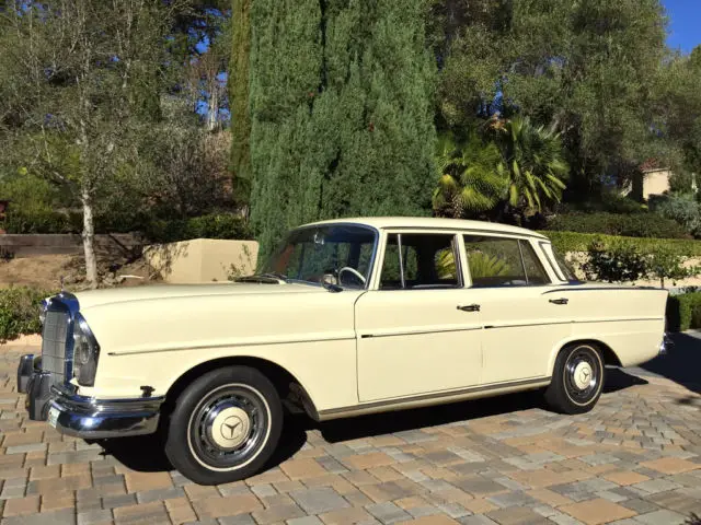 beautiful w111 220sb fintail | ca black plate | great history