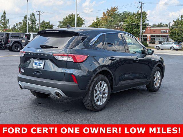 2022 ford escape se