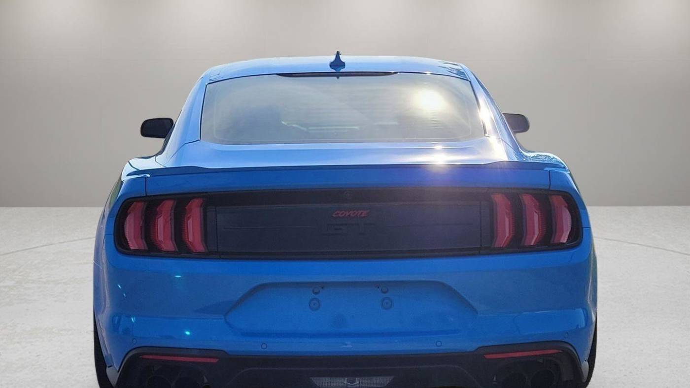 2022 ford mustang gt