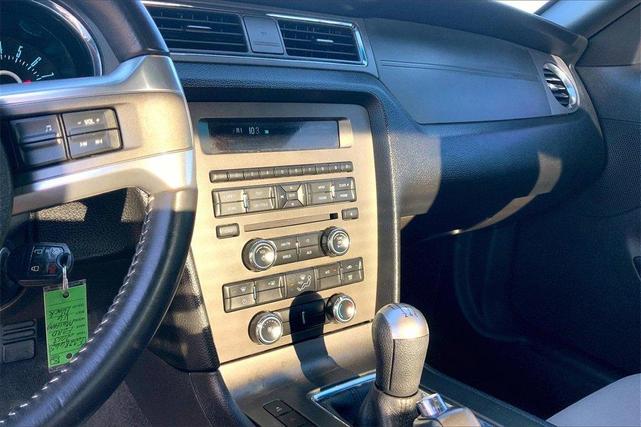 2013 ford mustang v6
