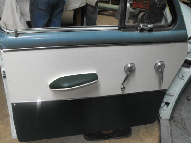 1955 studebaker commander, 4 dr, 224 v-8, 3 speed w/ od,runs and drives great